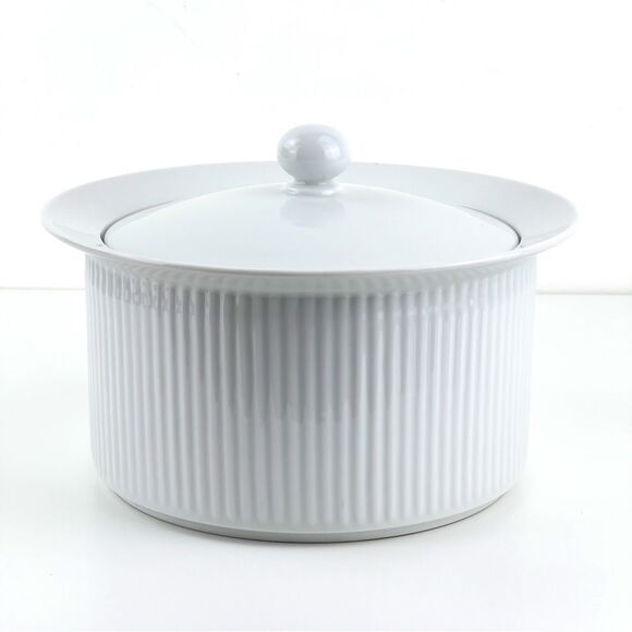 DANSK Porcelain 3 qt. ROUND COVERED CASSEROLE Bisserup White - Picture 1 of 8